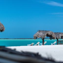 Cayo Coco erstrahlt in vollem Glanz: Aufgenommen mit einem Weitwinkelobjektiv direkt vor dieser atemberaubenden Sehenswürdigkeit in Kuba