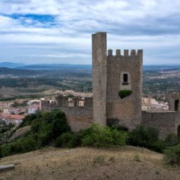 Castillo de San Severino erstrahlt in vollem Glanz: Aufgenommen mit einem Weitwinkelobjektiv direkt vor dieser atemberaubenden Sehenswürdigkeit in Matanzas