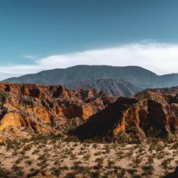 Cerro Corá Nationalpark erstrahlt in vollem Glanz: Aufgenommen mit einem Weitwinkelobjektiv direkt vor dieser atemberaubenden Sehenswürdigkeit in Paraguay