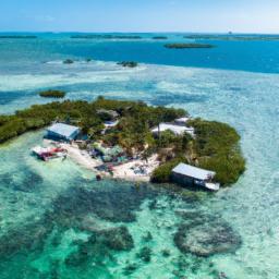 Ambergris Caye erstrahlt in vollem Glanz: Aufgenommen mit einem Weitwinkelobjektiv direkt vor dieser atemberaubenden Sehenswürdigkeit in Belize