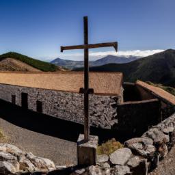 Bodega Nanni erstrahlt in vollem Glanz: Aufgenommen mit einem Weitwinkelobjektiv direkt vor dieser atemberaubenden Sehenswürdigkeit in Cafayate