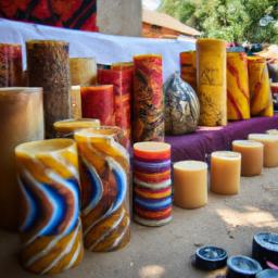 Swazi Candles Craft Market erstrahlt in vollem Glanz: Aufgenommen mit einem Weitwinkelobjektiv direkt vor dieser atemberaubenden Sehenswürdigkeit in Eswatini