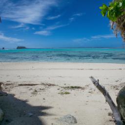 Lalomanu Beach erstrahlt in vollem Glanz: Aufgenommen mit einem Weitwinkelobjektiv direkt vor dieser atemberaubenden Sehenswürdigkeit in Samoa