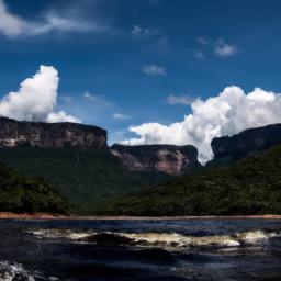 Parque Nacional Canaima erstrahlt in vollem Glanz: Aufgenommen mit einem Weitwinkelobjektiv direkt vor dieser atemberaubenden Sehenswürdigkeit in Venezuela