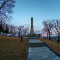 Plains of Abraham erstrahlt in vollem Glanz: Aufgenommen mit einem Weitwinkelobjektiv direkt vor dieser atemberaubenden Sehenswürdigkeit in Quebec City